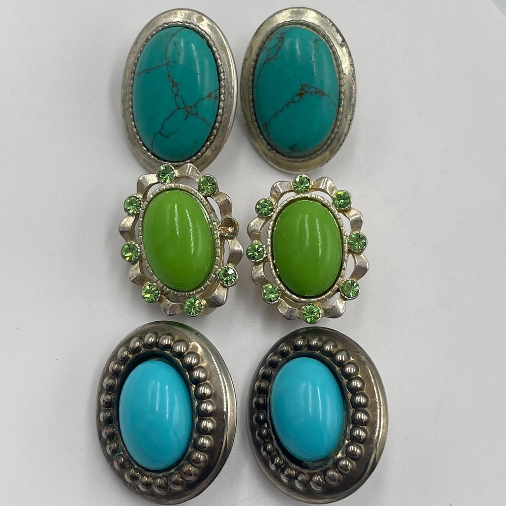 VTG Southwestern Western Faux Turquoise Lime Green Rhinestone Clip On EarringMG0